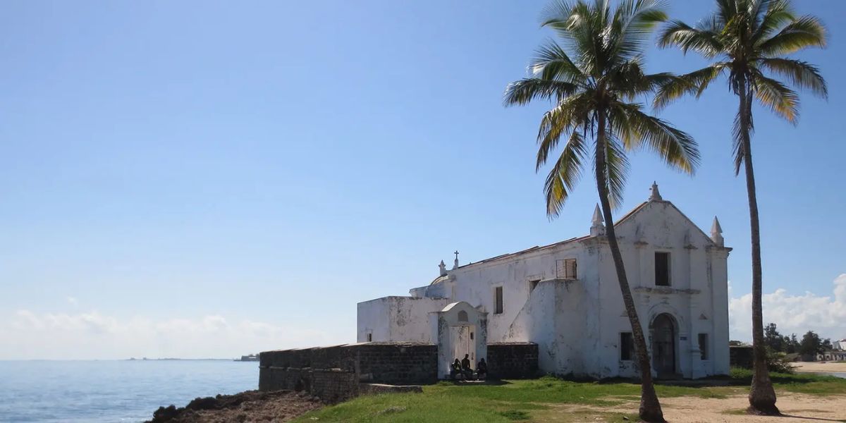 Ilha de Moçambique: Quando História e Praia se Encontram