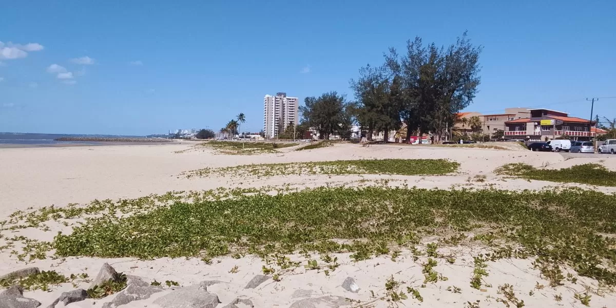 Imagem da galeria para praia-da-costa-do-sol