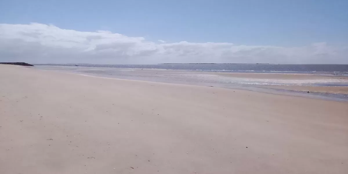 Imagem da galeria para praia-da-costa-do-sol