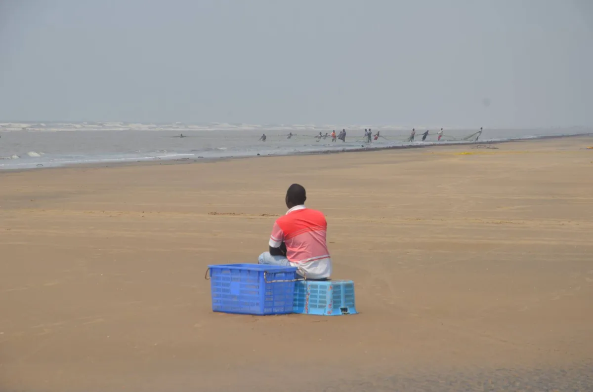 Imagem da galeria para praia-da-zalala