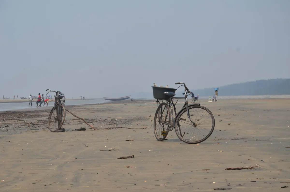 Imagem da galeria para praia-da-zalala