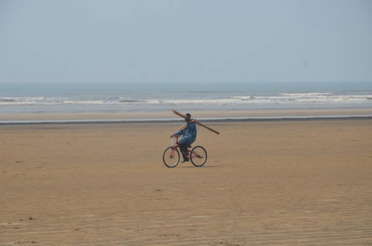 Imagem da galeria para praia-da-zalala