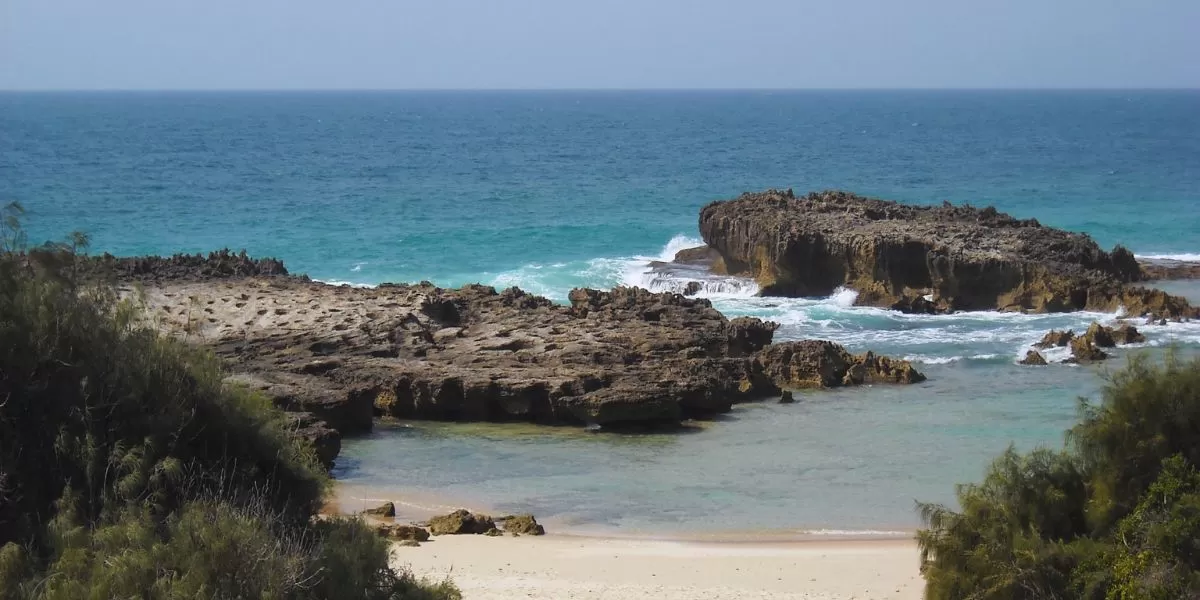 Praia Praia de Pomene em Moçambique